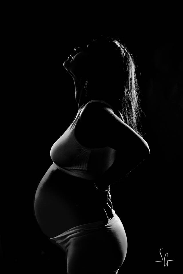 photographe bébé narbonne, photographe bébé à narbonne, séance photo de grossesse en studio narbonne