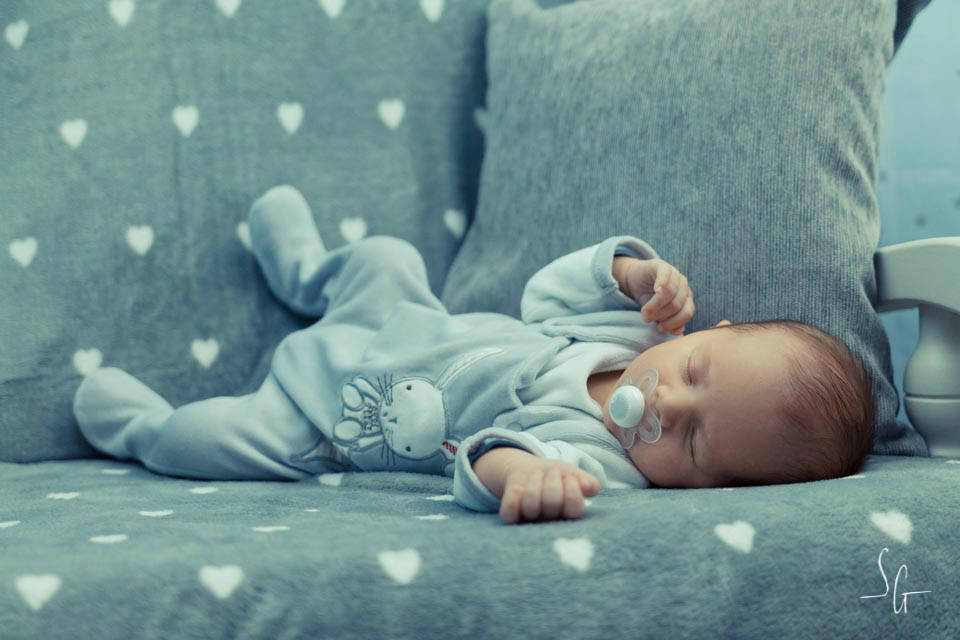 photographe bébé narbonne, photos de bébé à domicile narbonne, photographe bébé aude